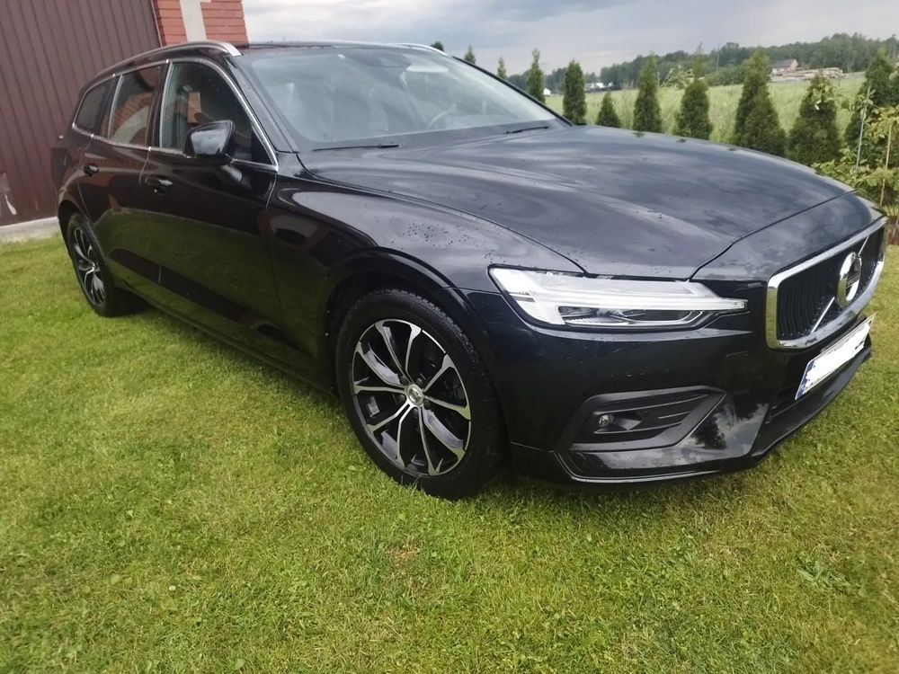 Volvo V60 II B4 D Geartronic Momentum 2021