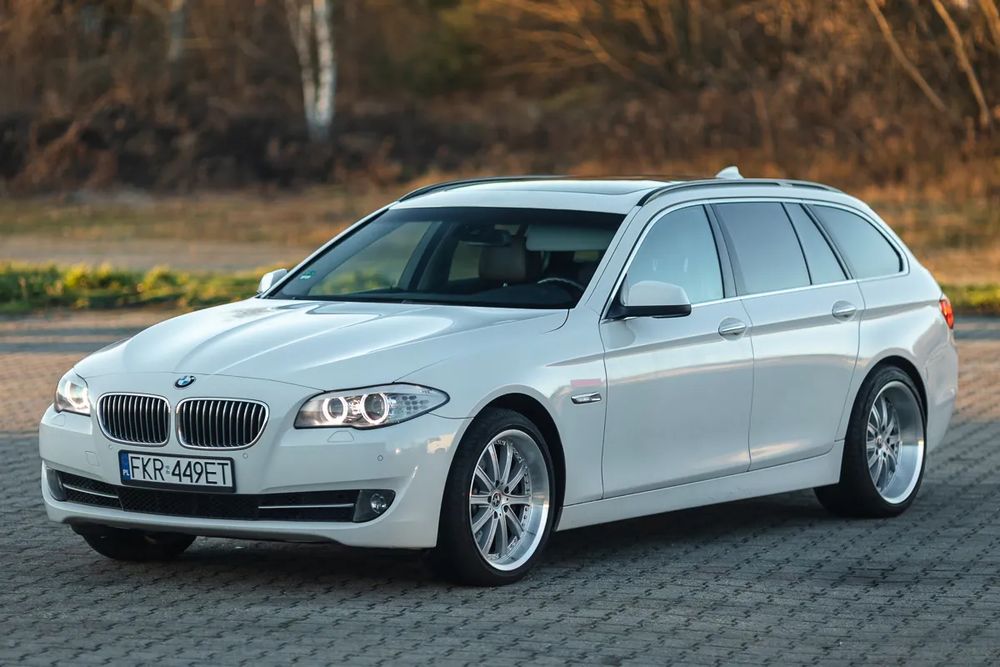 BMW 5 Series F10/F11 520d Sport-Aut 2010