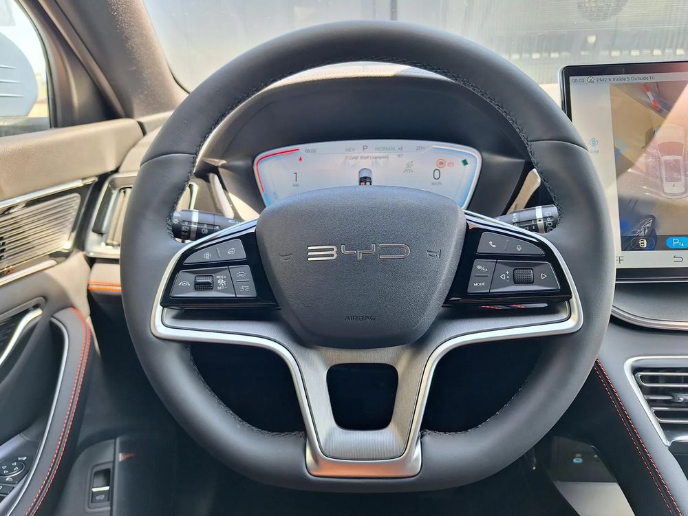 Demo / Zasięg 1080 km / Head-UP / Audio Infinity / Kamera 360