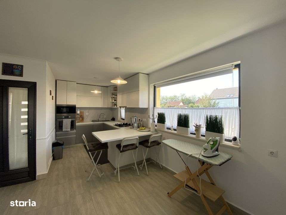 Casa individuala mobilata elegant, 4 camere, 2 bai, gradina Cristian S - Imagine principală: 4/16