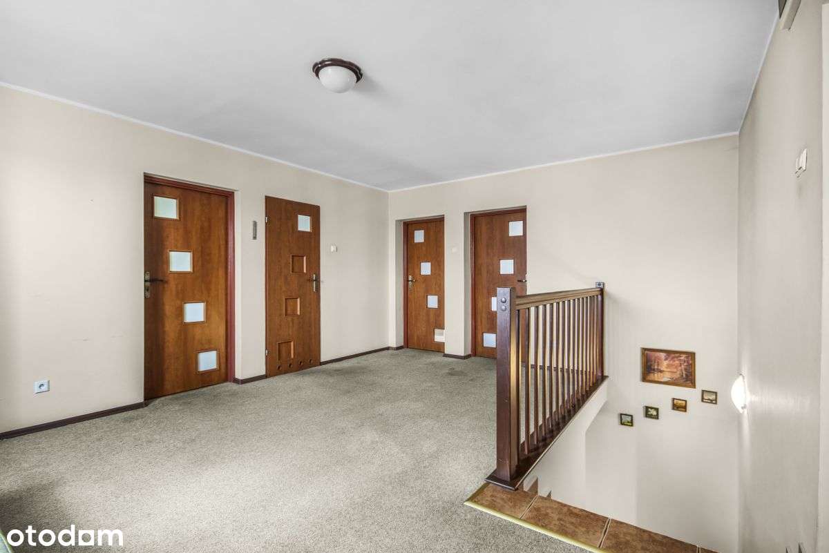 Wolnostojący dom na Strachocinie, 5 pokoi, garaż-13