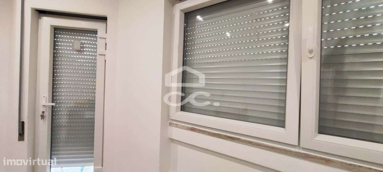 Apartamento T2 totalmente remodelado no Lavradio - Barreiro-14