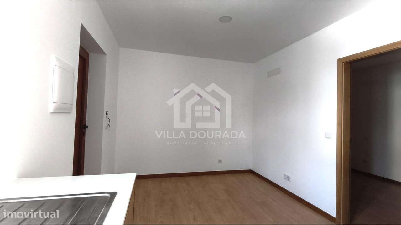 T0+1 Novo com lg Garagem em O. do Douro-11