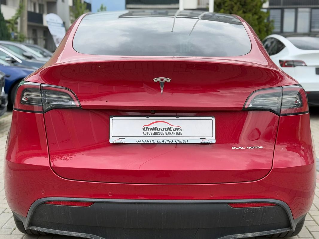 Tesla Model Y Long Range Dual Motor AWD - 18