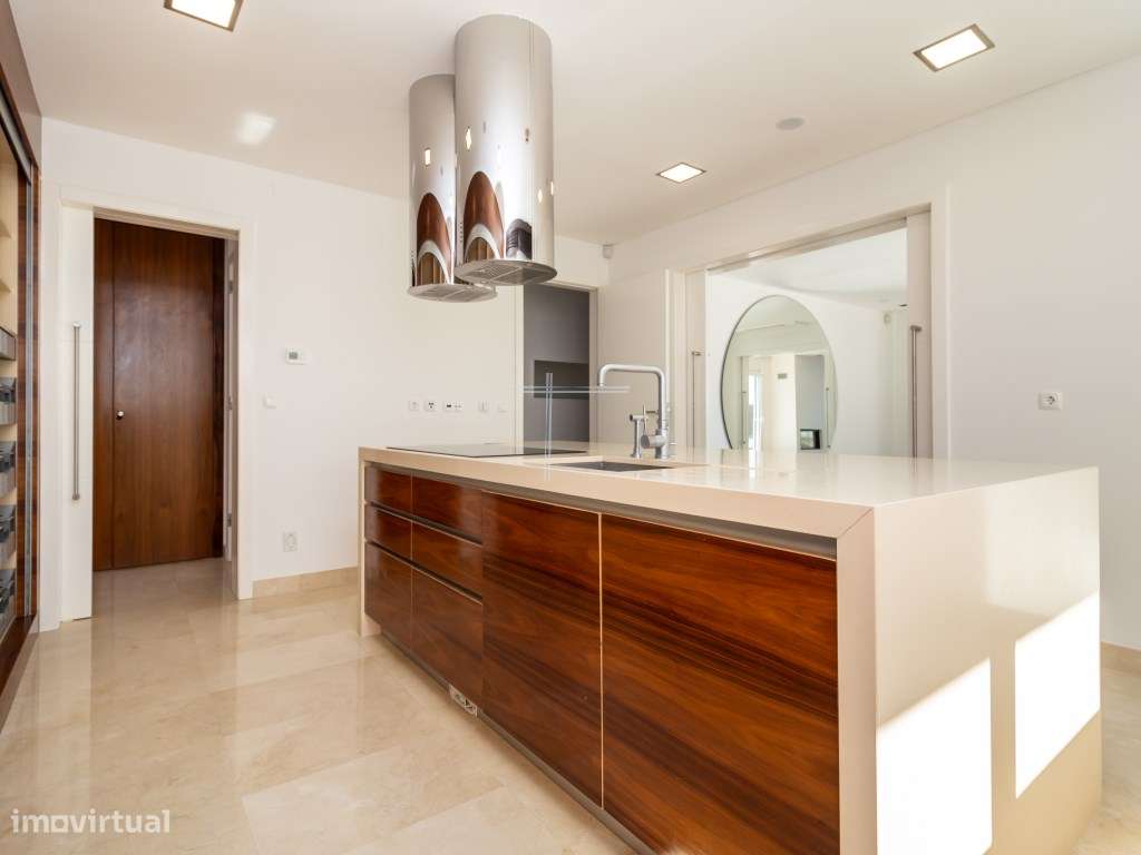 Moradia térrea com piscina salgada aquecida - Marisol-22