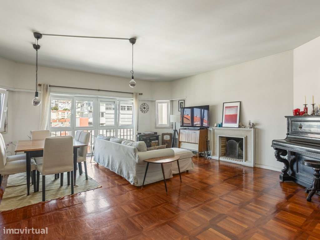 Excelente Apartamento T4 em MIraflores-7