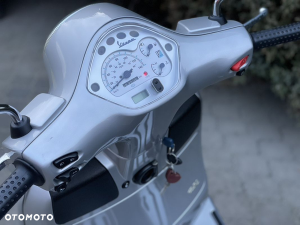 Piaggio Vespa - 32