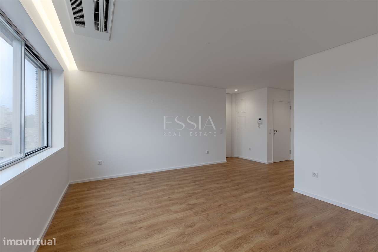 Apartamento T2 no Último Piso com Terraço na Boavista, Porto-12