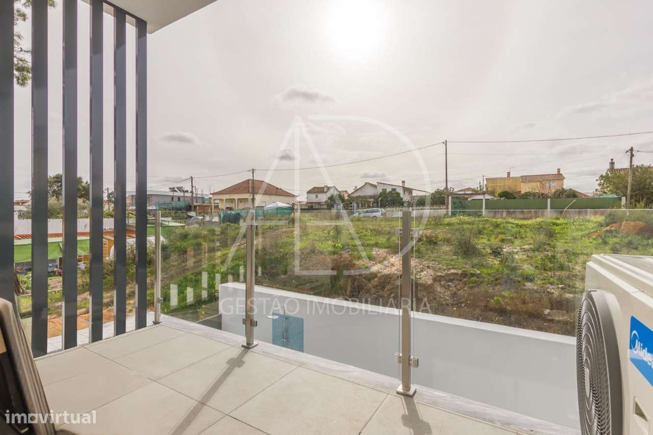 Moradia T3 Premium, Nova,  em Fernão Ferro-16