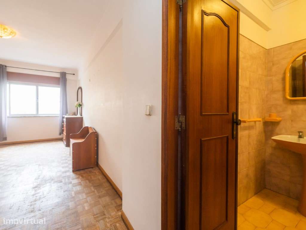 T3 COM GARAGEM PARA 2 CARROS, MASSAMÁ-30