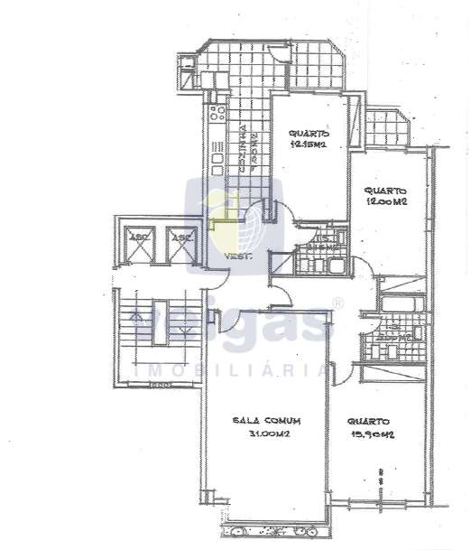Apartamento T3 Remodelado c/estacionamento na Estrada da Luz-25