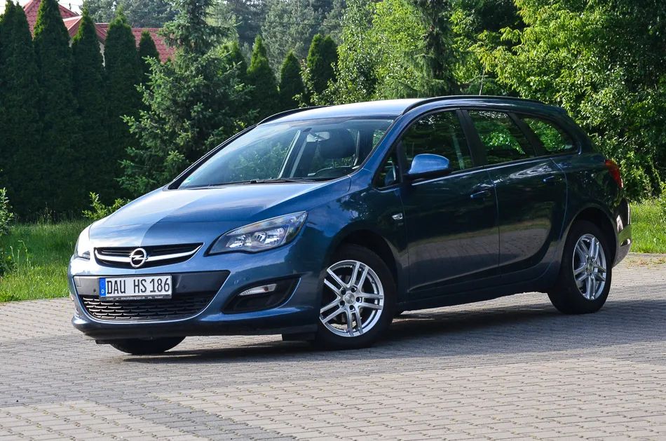 Opel Astra J 1.6 Cosmo 2014