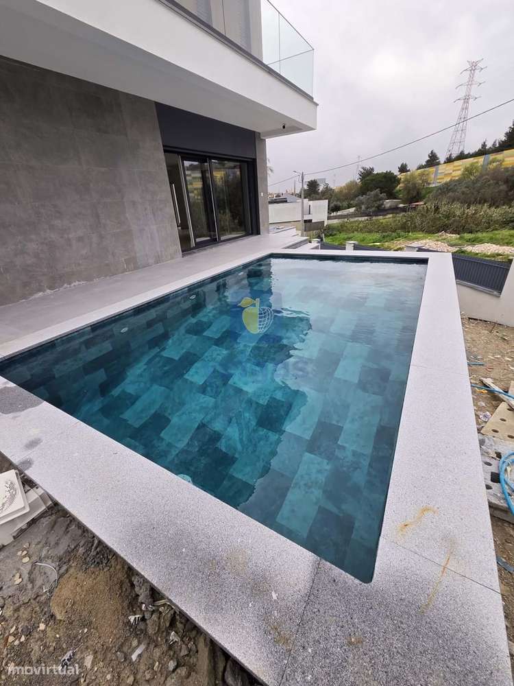 Moradia T4 C/ Piscina -  Bairro Primavera-59