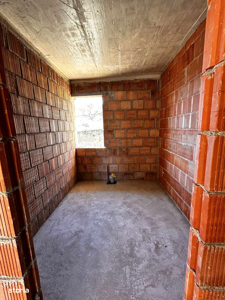 Două case. Două povești care așteaptă să înceapă.-8