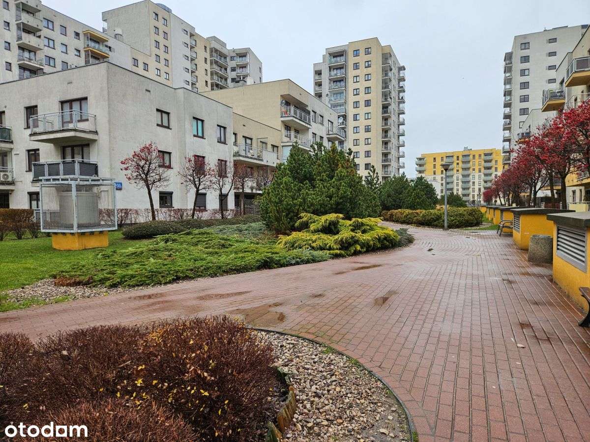 Metro 3 min.  Dwustronne  Loggia  Miejsce post.-17