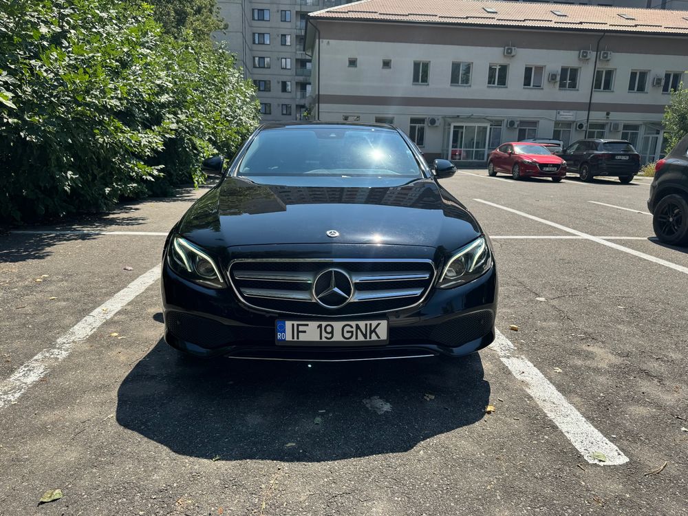 Mercedes-Benz E W213 [2016 - 2023] 220 d 9G-TRONIC Avantgarde 2017