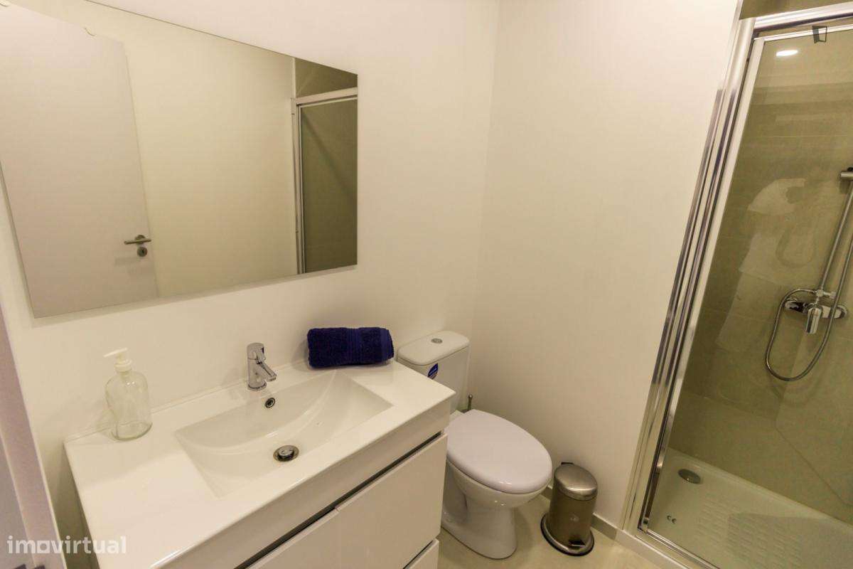 Quarto - localizado em Póvoa de Varzim Porto - Grande imagem: 4/26