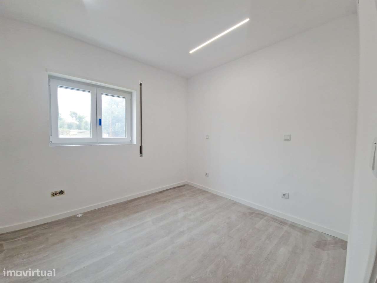 Moradia T4 Térrea de Design Moderno em São Romão, Vagos.-19