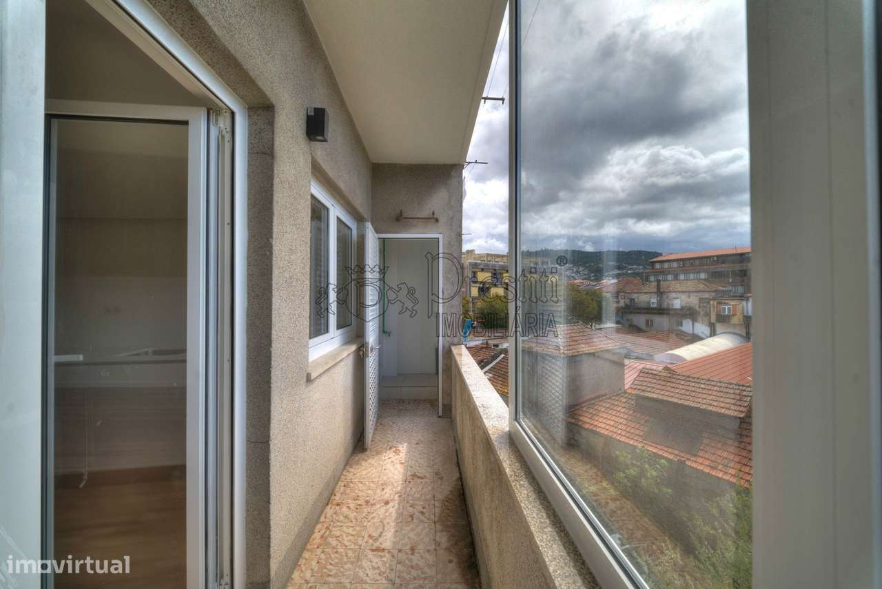 Apartamento T3 Remodelado na Cidade-4