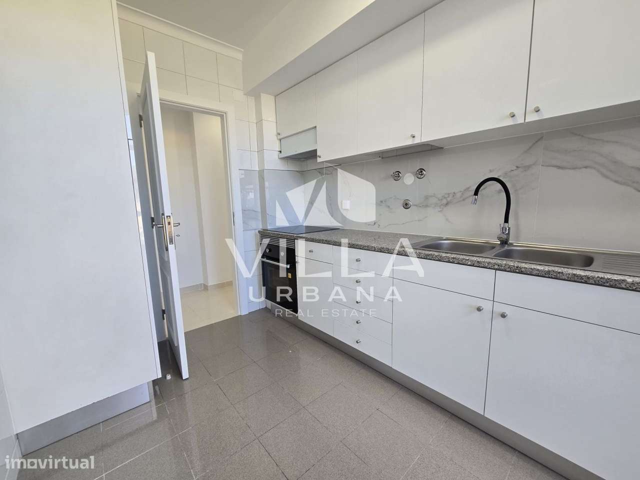 Apartamento T3, Remodelado no Feijó-0