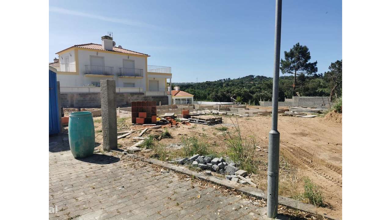 Moradia Isolada T3 em Sesimbra com piscina-16