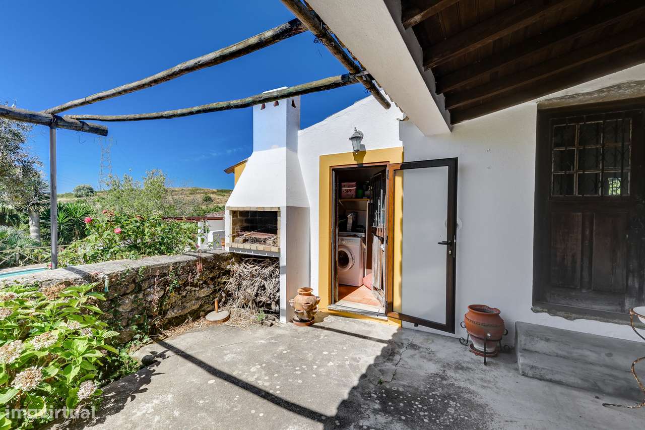 Quinta com Piscina e 2 Hectares a 25 km de Lisboa-31