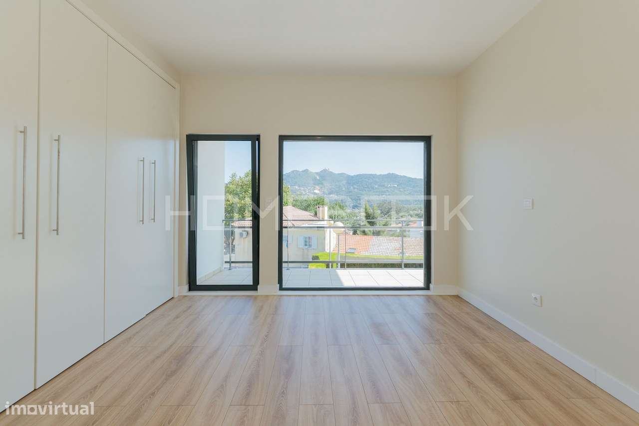 MORADIA T4+1 VÁRZEA DE SINTRA, 3 PISOS, GARAGEM e PISCINA-37