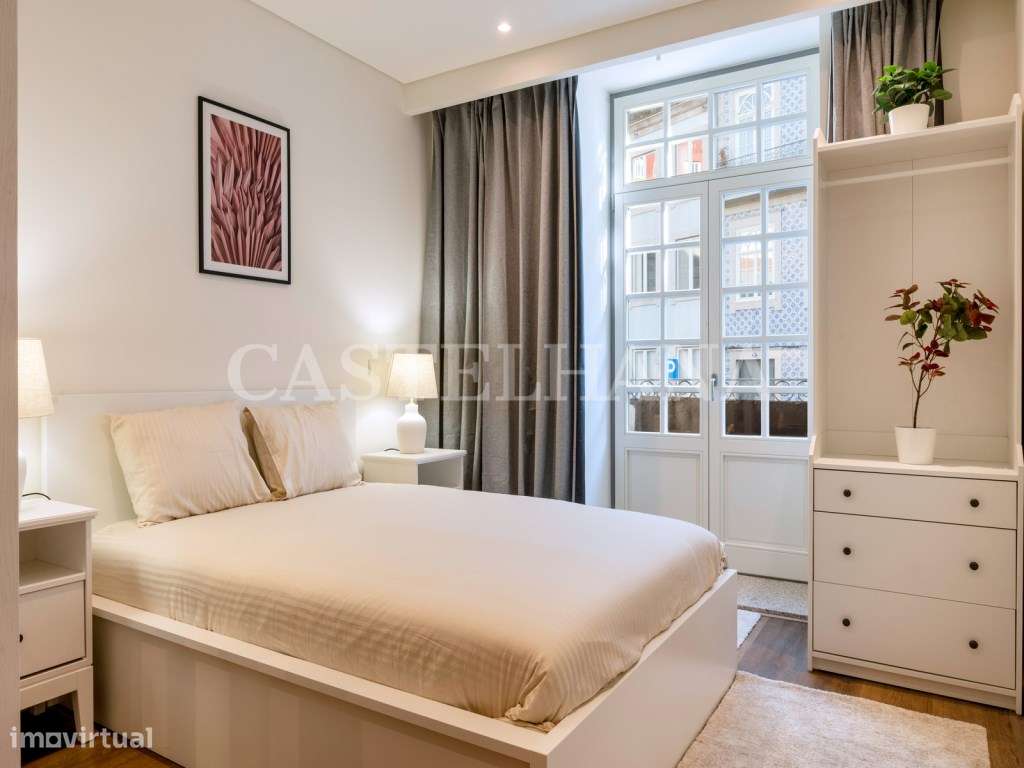Apartamento T2 com varanda na zona histórica do Porto - Grande imagem: 5/53