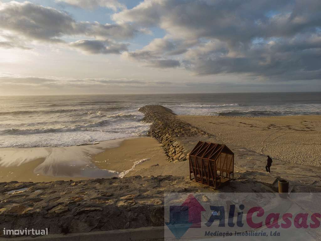 Excelente T2 Primeira Linha de MAR-24