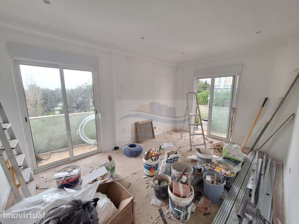 T2 totalmente remodelado c/ varanda e arrecadação- Falagueira - Grande imagem: 5/20