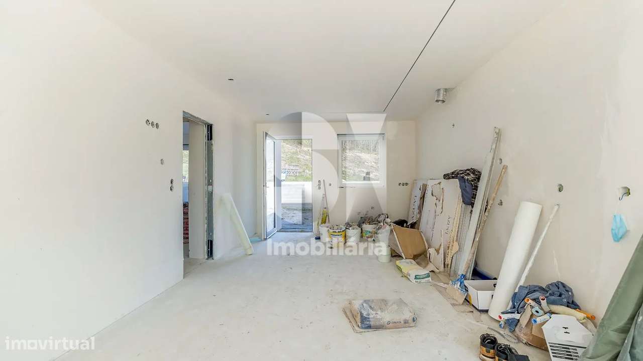 Moradias V3 com Acabamentos de Luxo e 3 Pisos - Grande imagem: 5/26