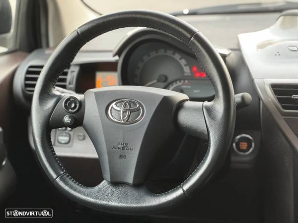 Toyota iQ 1.4 D-4D 2 - 9