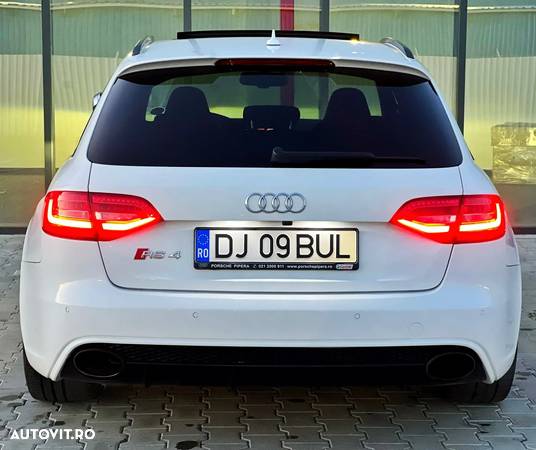 Audi RS4 Avant 4.2 FSI quattro Stronic - 6