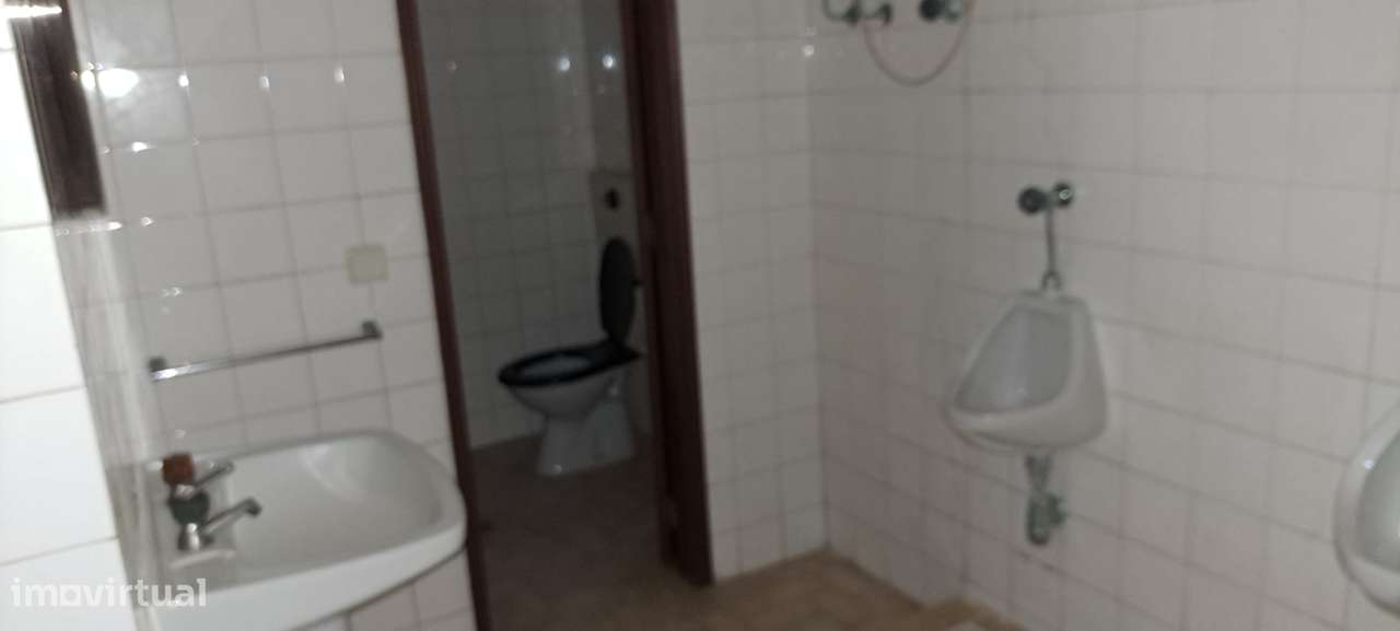 Loja comercial em Darque com estacionamento-15