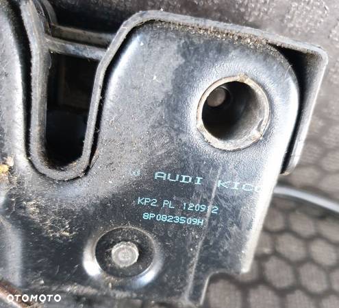 AUDI A3 8P0 LIFT ZAMEK MASKI 8P0823509H - 3