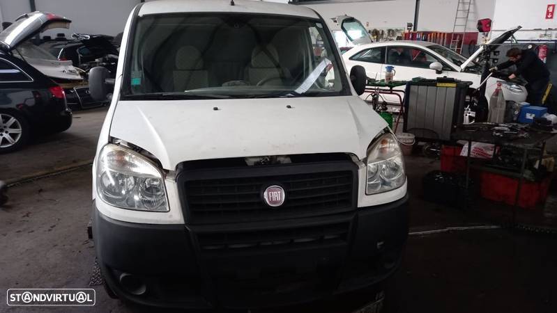 Fiat Doblo Cargo 223 1.3 Multijet de 2008 para peças - 3