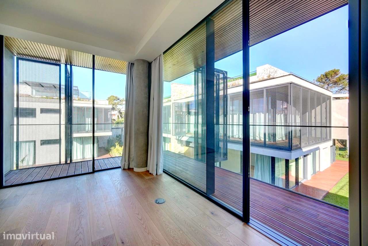 Moradia V4 Luxo na Costa da Guia-8