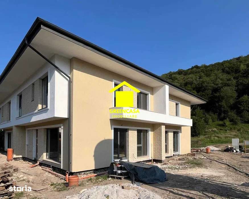 Casa cuplata, 4 camere, 120mp utili, teren liber 110mp, zona Sub Cetat - Imagine principală: 2/8