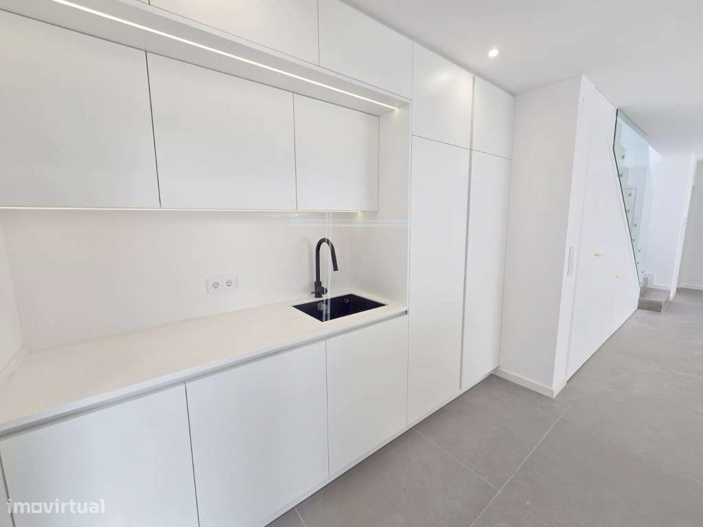 Moradia Isolada com piscina e garagem - Aroeira-11