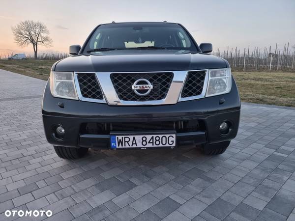 Nissan Pathfinder 2.5 D SE - 3