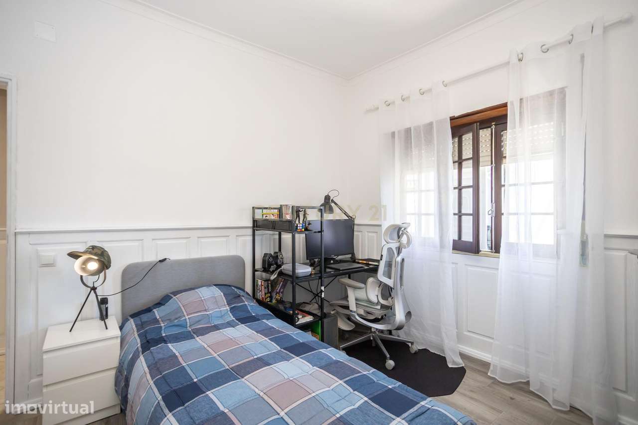 T3 equivalente a T4 no Bairro de São Gabriel com 3 Varandas e Vista Pa-38