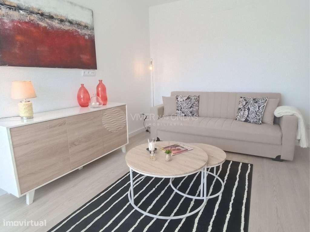 Apartamento T3 totalmente remodelado, com varanda, em Benfica.-6