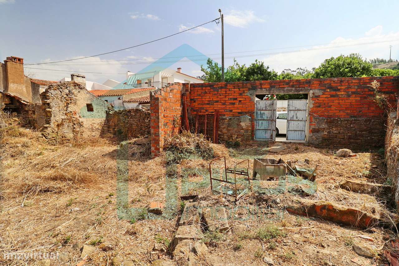 Moradia para recuperar 323 m², dois pisos, 25 minutos de Torres Vedras-6