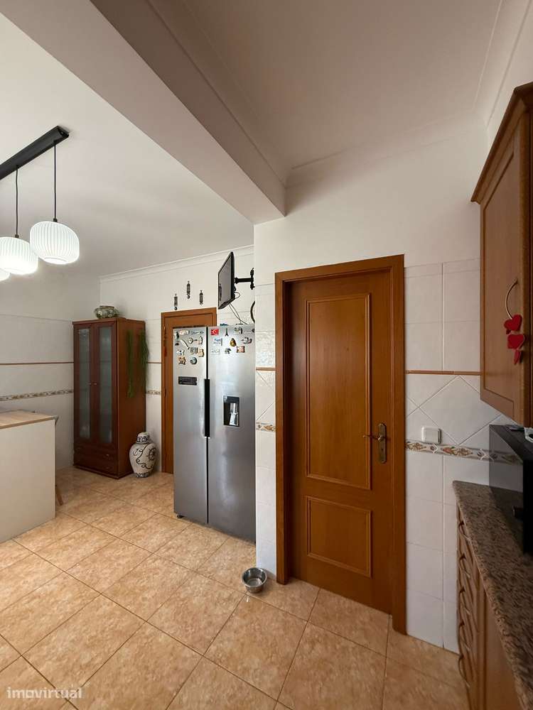 Apartamento T4 Marinha Grande com garagem-5