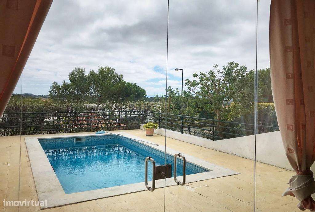 Moradia T5 com piscina privada para arrendamento no Belas Clube de Cam - Grande imagem: 4/40