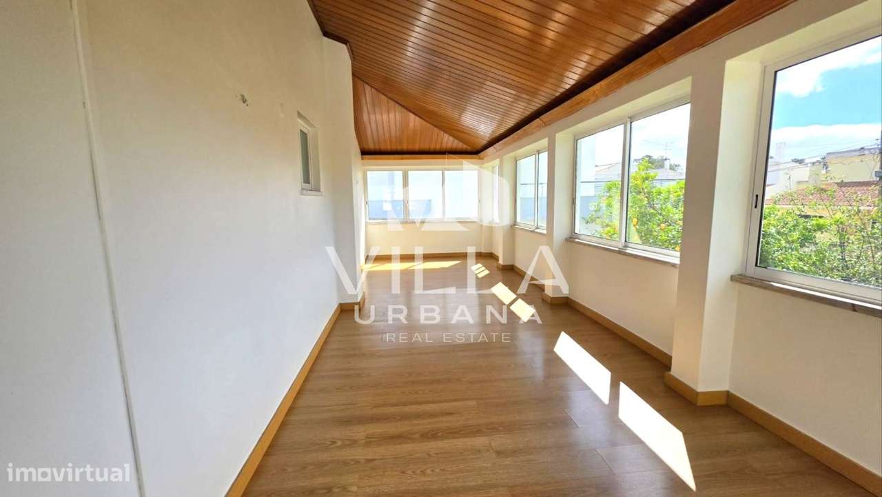 Moradia T3 +1 com Garagem localizada numa zona tranquila em Belverde-8