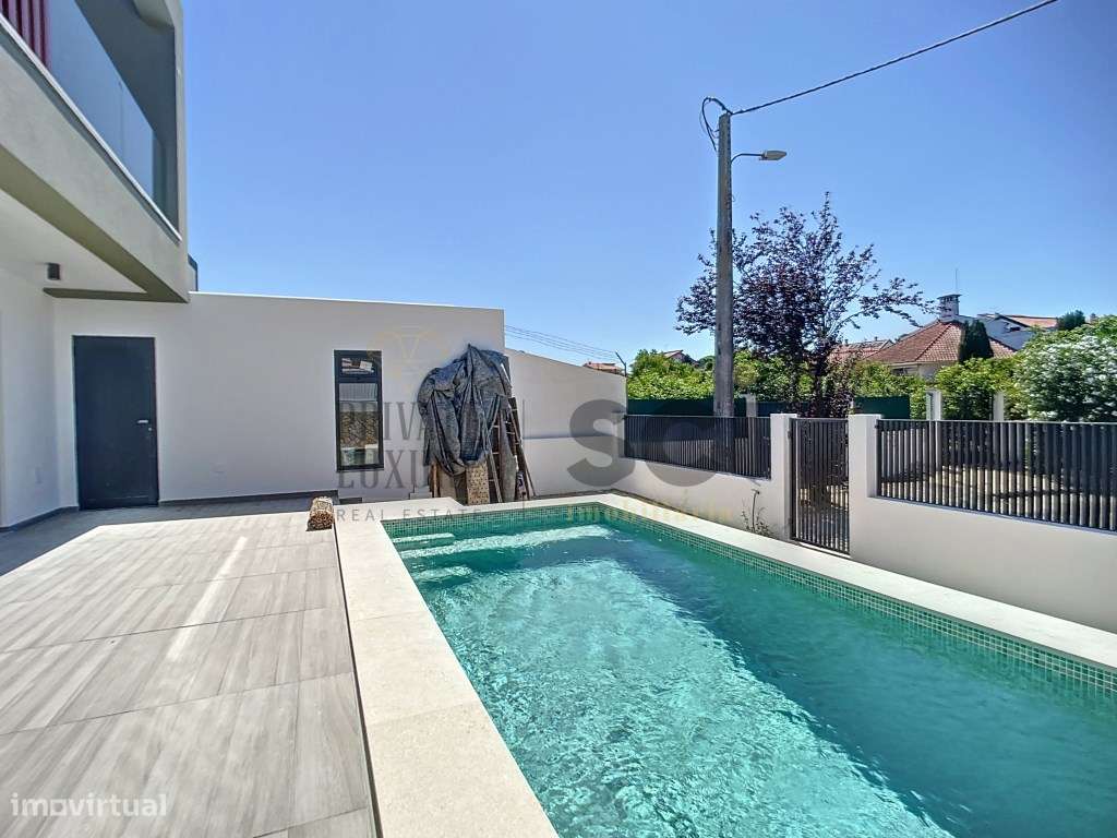 Moradia T4 na Charneca da Caparica | Piscina e Garagem-24