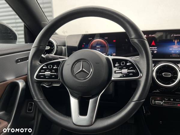 Mercedes-Benz CLA 180 7G-DCT - 10