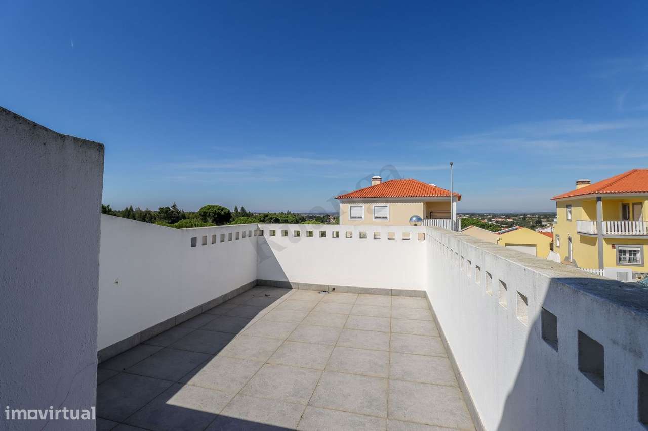 Excelente Moradia  para venda na Aldeia de Santo André-27