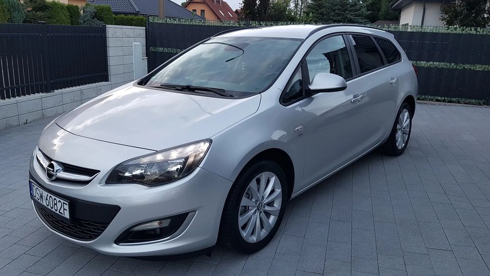 Opel Astra J (2009-2019) 1.4 T Edition 150 2013
